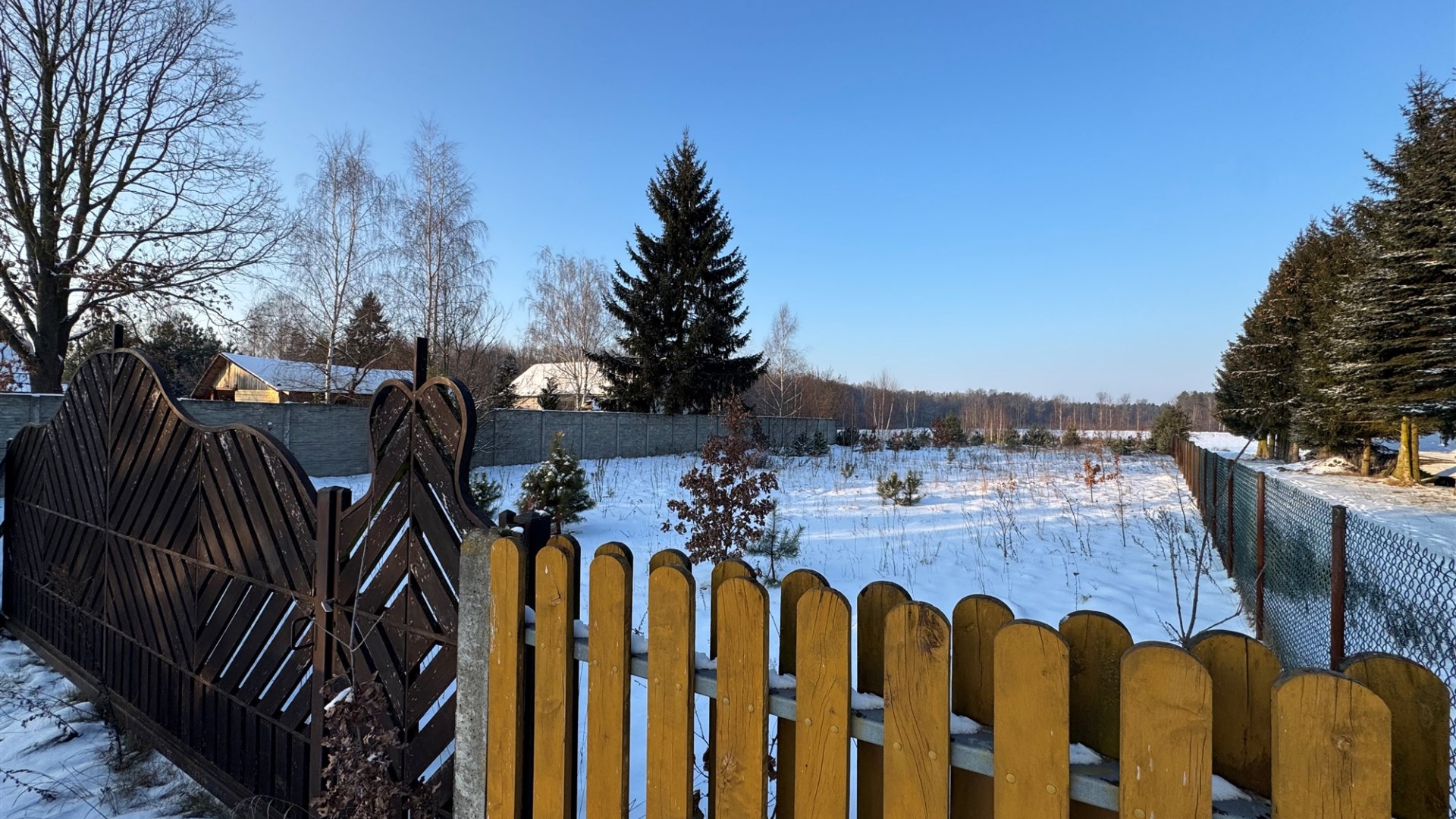 Działka na sprzedaż