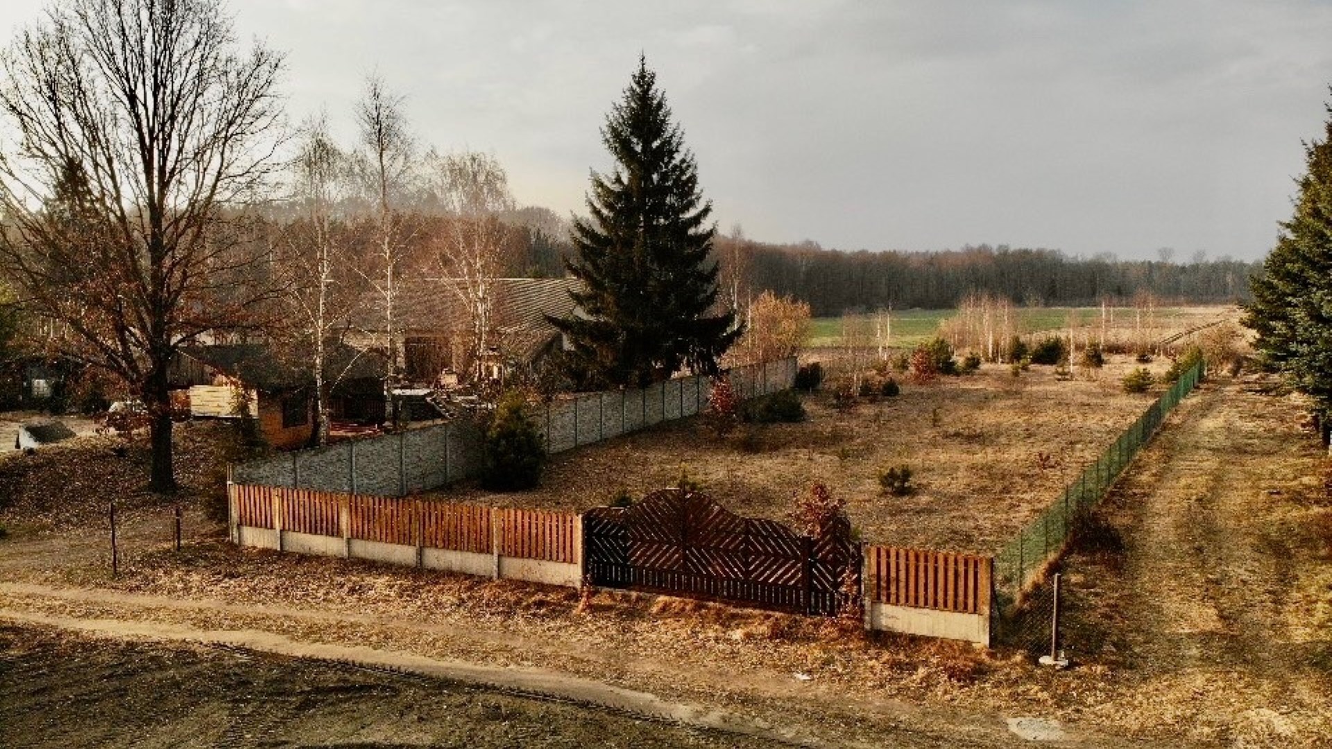 Działka na sprzedaż